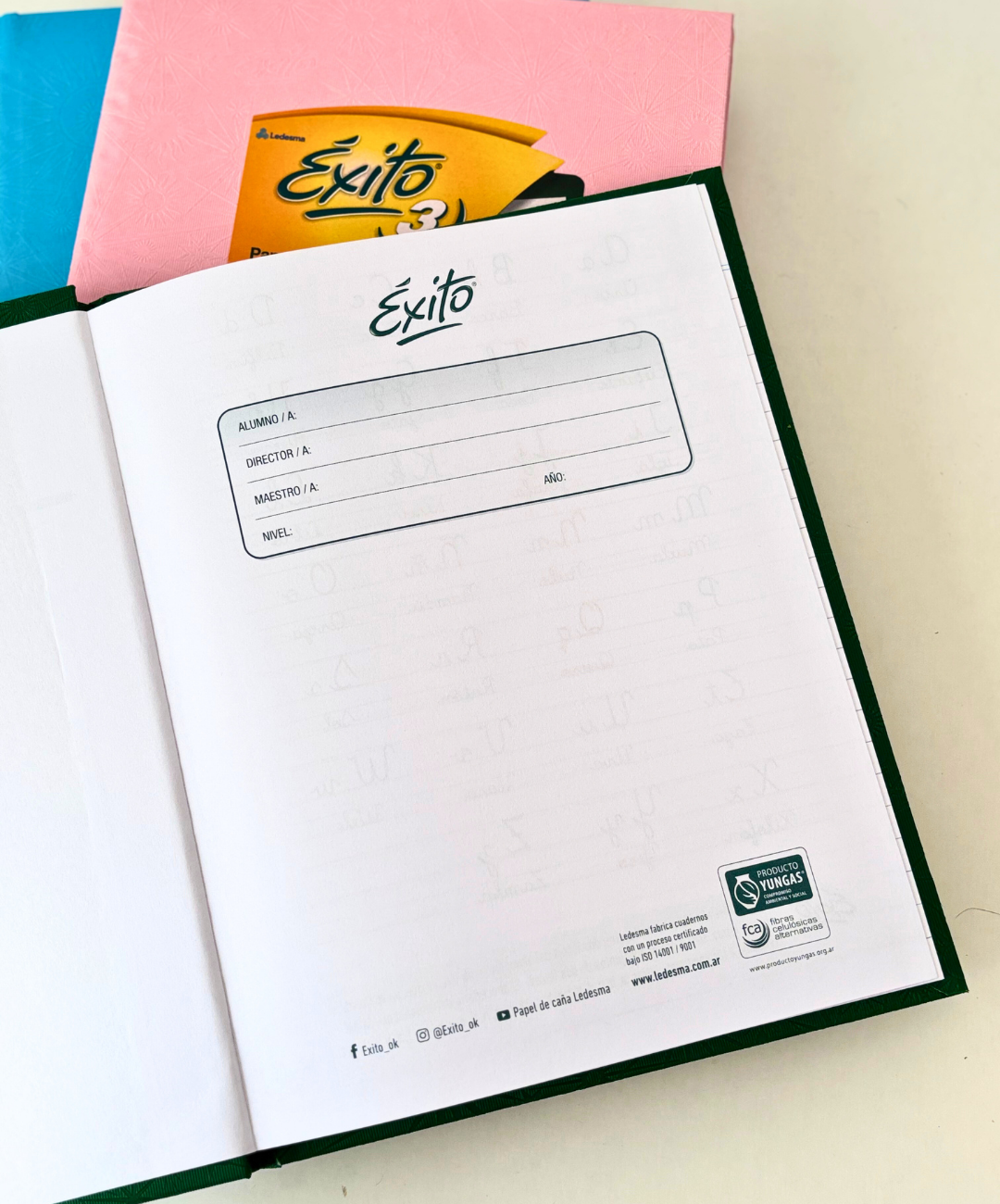 Cuaderno Exito universo tapa dura 48 hojas rayadas rosa