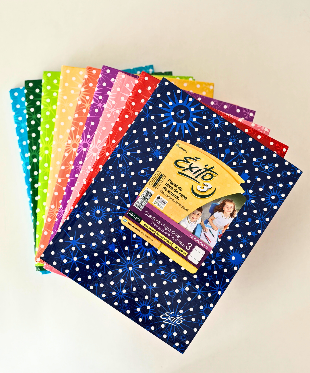 Cuaderno Exito lunares tapa dura 48 hojas rayadas verde